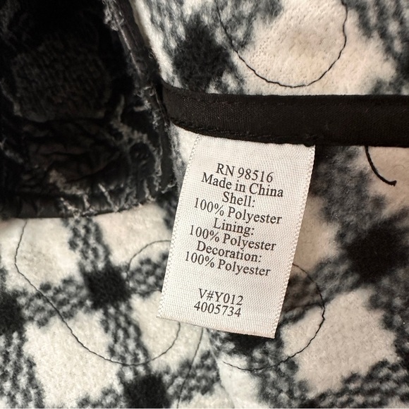 Coldwater Creek women’s quilted vest size medium 10-12 black grey lightweight - Picture 5 of 9